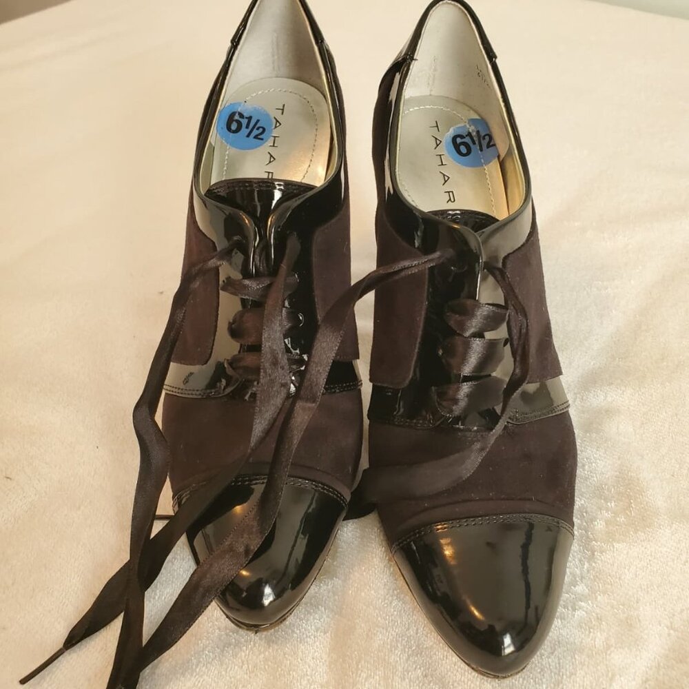 Tahari Black "Larry" Lace Up Patent and Suede Shoes 4" Heels
